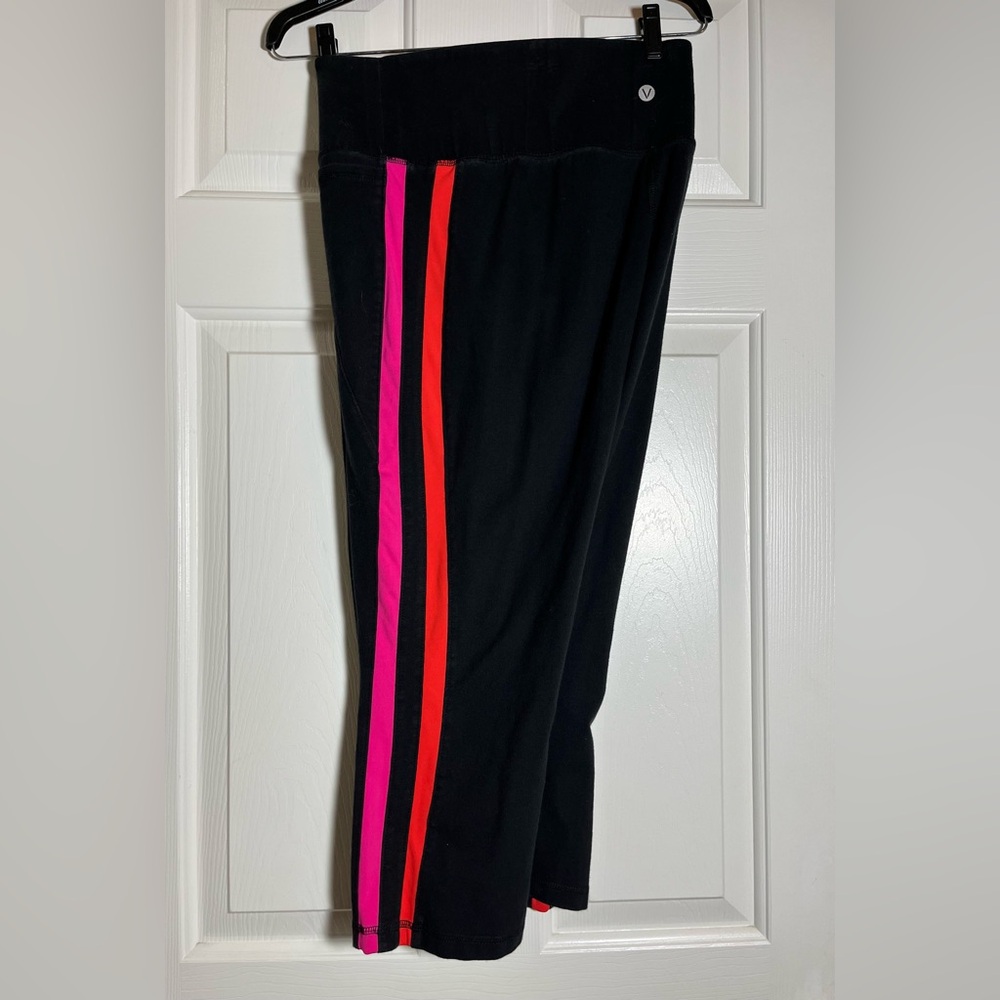 LIVI Active Black Cropped Pants with Side Stripes - Picture 2 of 9